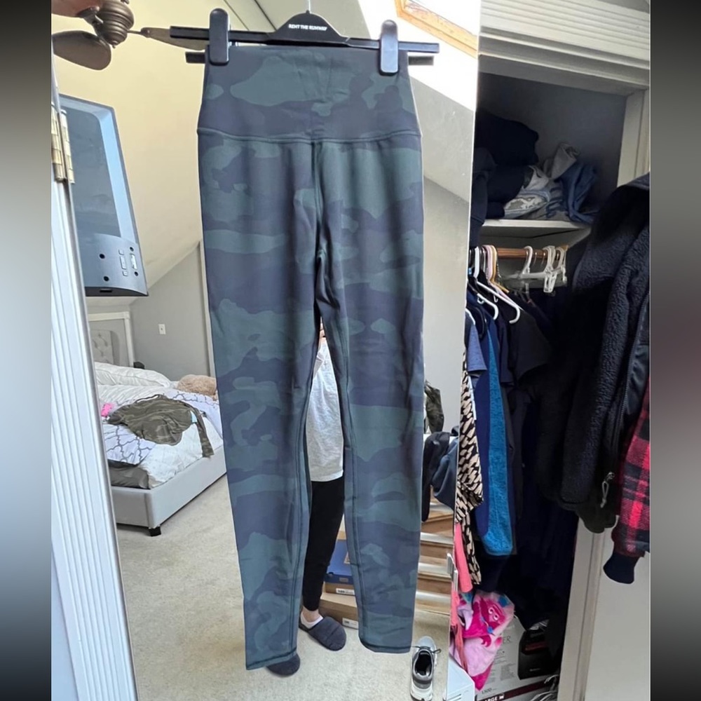 Camo ALO leggings